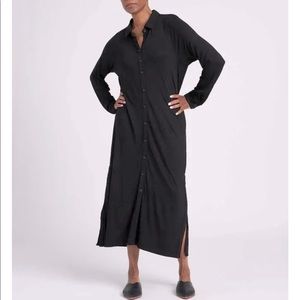 UNIVERSAL STANDARD LIQUID JERSEY MAXI SHIRT DRESS